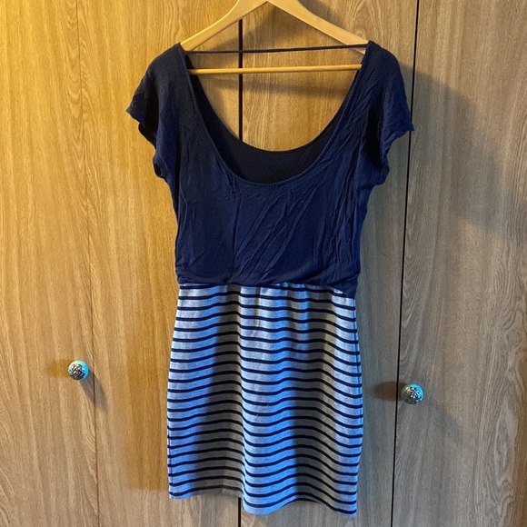 Dress with open back - Picture 2 of 4